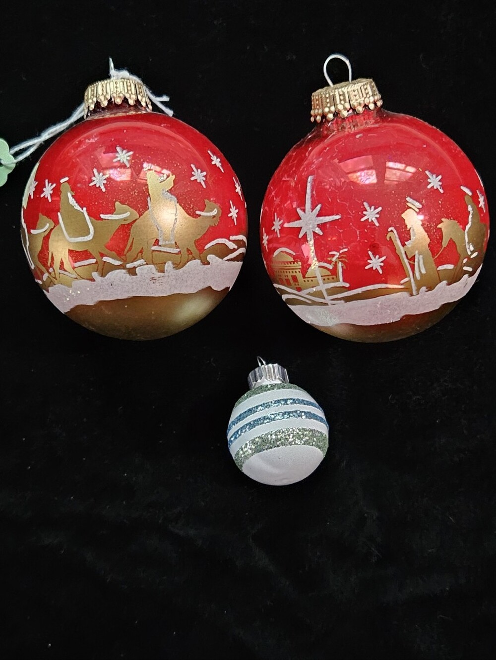Holiday Glass Ornament Set - Red & White Decorative Balls